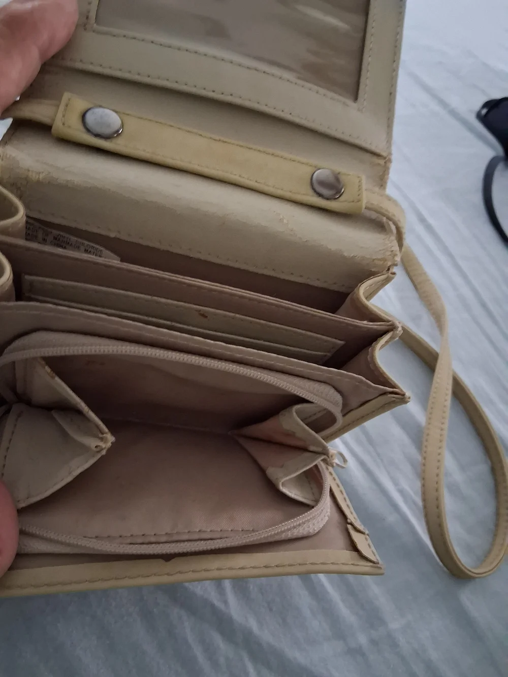 Women’s Beige Crossbody Bag – Unbranded